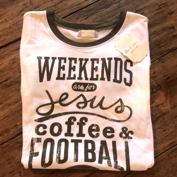 NWT Altar’d State White Graphic Tee.  Size Small - Picture 2 of 2